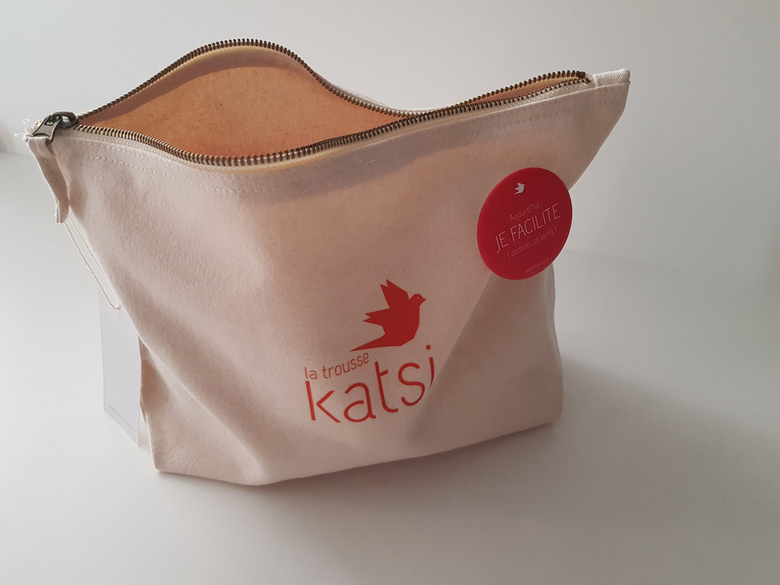 La trousse Katsi en coton bio pour tous les facilitateurs qui cherchent un kit de démarrage ou d'approfondissement de certaines approches du collaboratif